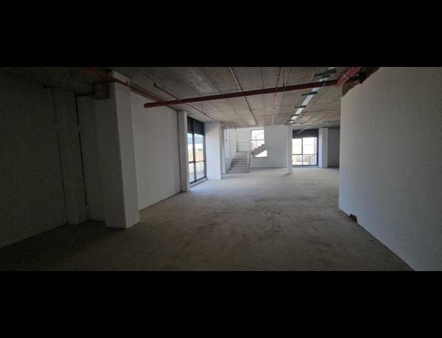 INDUSTRIAL PROPERTY TO RENT IN POMONA